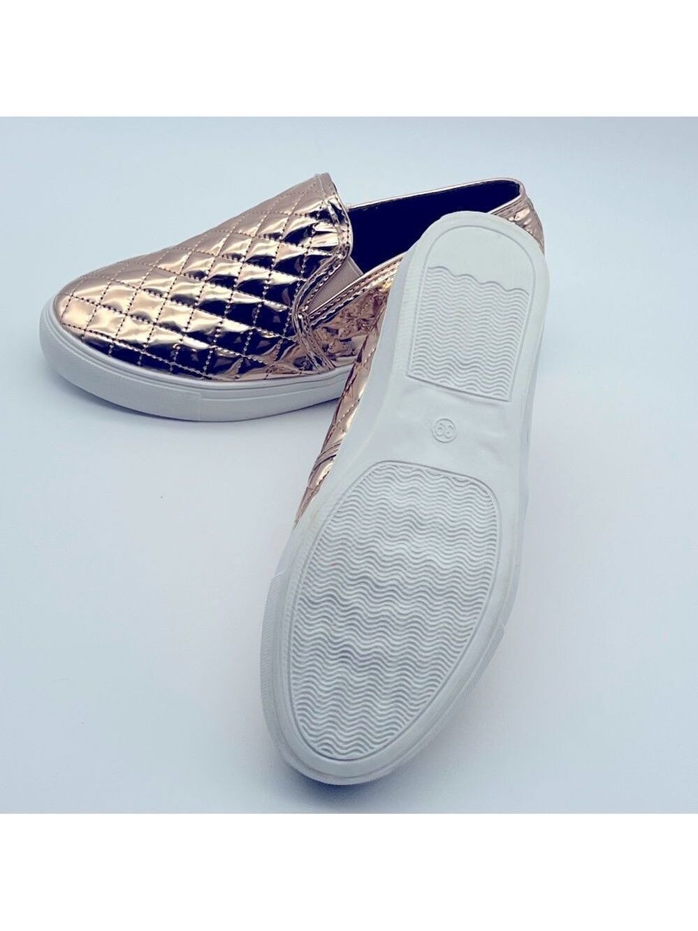 Rose Gold Slip On Sneakers Size 39 Brand Unknown Excellent Condition - Picture 3 of 9
